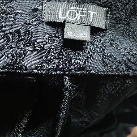 Ann Taylor LOFT Black Floral Lace Texture Chino Pants Women's Size 12 - Picture 5 of 6